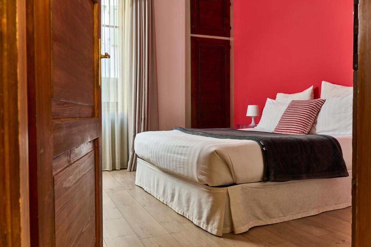 Al Cavour 34 Bed & Breakfast เตรนโต ภายนอก รูปภาพ