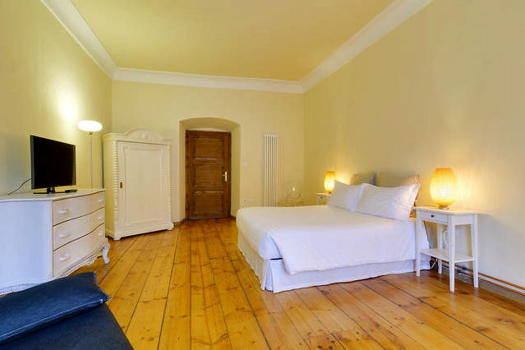 Al Cavour 34 Bed & Breakfast เตรนโต ภายนอก รูปภาพ